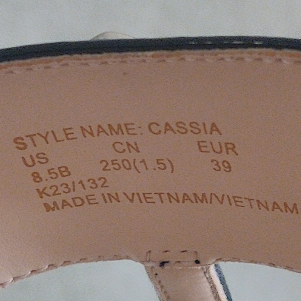Kate Spade Cassia Thong Flat Black Sandal. Size 8.5 - Picture 6 of 9